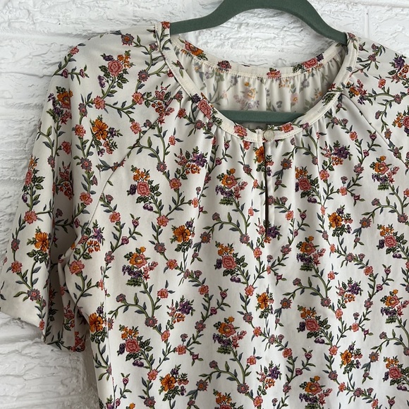 Vintage floral dreams top - Picture 2 of 6